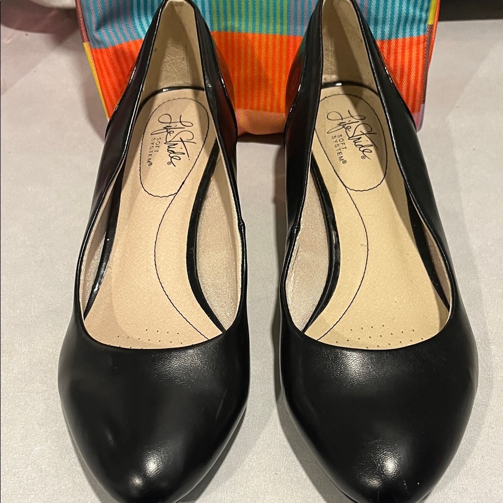 Life Stride Black Leather Women's Flats